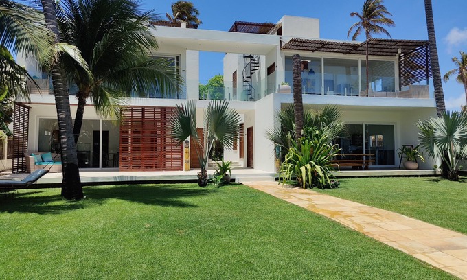Acarai Appartement | Modern apartment in a small scale exclusive condominium Guajiru beach. (apto#1).