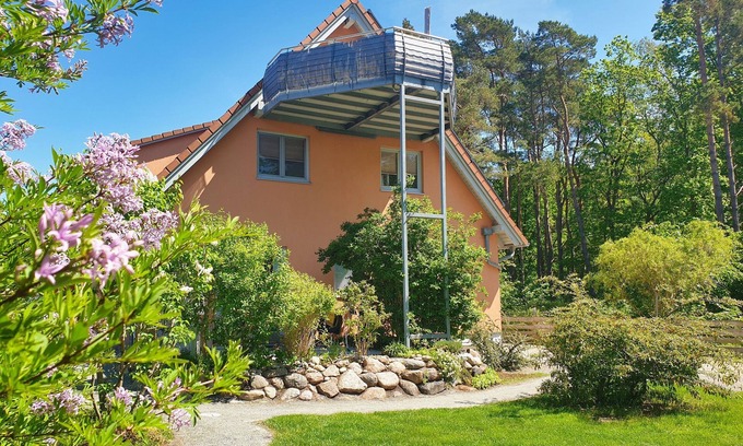Glowe Appartement | Modern apartment no. 5 with balcony, sauna in the house, garden - Ferienwohnungen am Wald