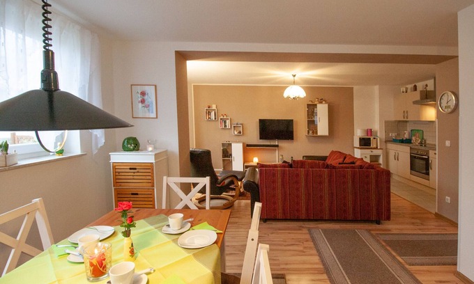 Fleeth Appartement | Appartement moderne, 250m du lac, terrasse plein sud et barbecue, entièrement clôturé.