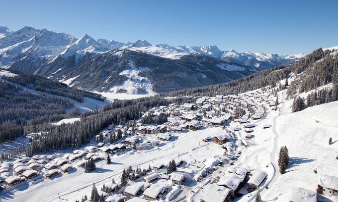 Konigsleiten Appartement | Modern Apartment "Chalet Hirsch" with Shared Sauna & Wi-Fi