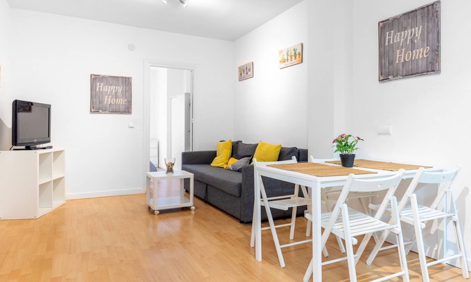 Capuchinos Appartement | Appartement moderne "Capuchinos IZQUIERDA" dans le centre ville avec balcon, climatisation et Wi-Fi