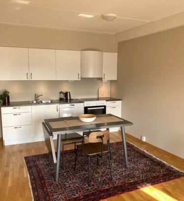 Bardufoss Appartement | Modern apartment in Bardufoss Center - two bedrooms, garage, terrace