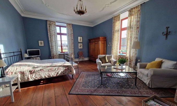 Satow Appartement | Modern Apartment in Satow with Garden