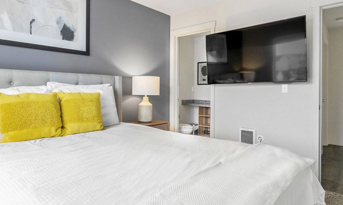 Vancouver Appartement | Modern Apartment in Prime Location (ID4517)