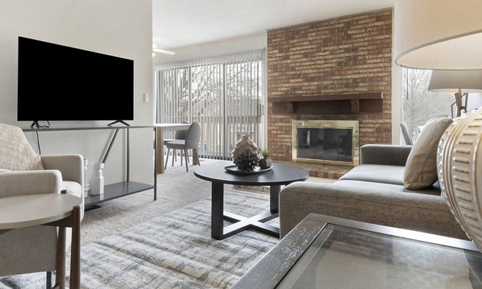 Ballwin Appartement | Modern Apartment in Prime Location (ID9305X02)