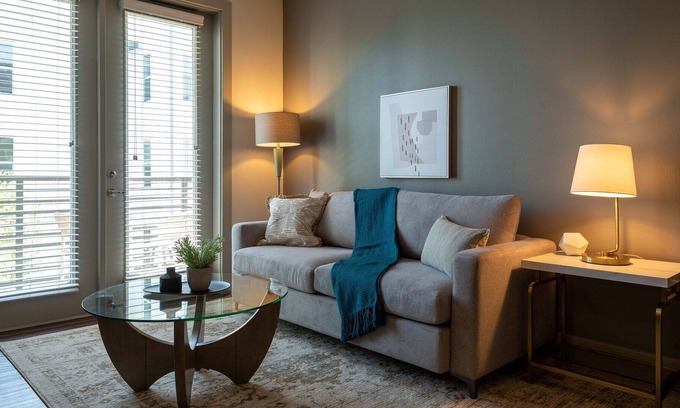 South Lamar Appartement | Modern Apartment in Prime Location (ID5077X2)