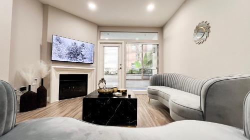 La Brea Hôtel | Modern Apartment in Trendy Area