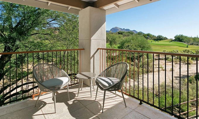 Canada Hills Golf Course Appartement | Modern Apartment in Prime Location (ID2518X98)