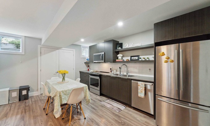 Westboro Appartement | Modern Apartment in Westboro Beach.