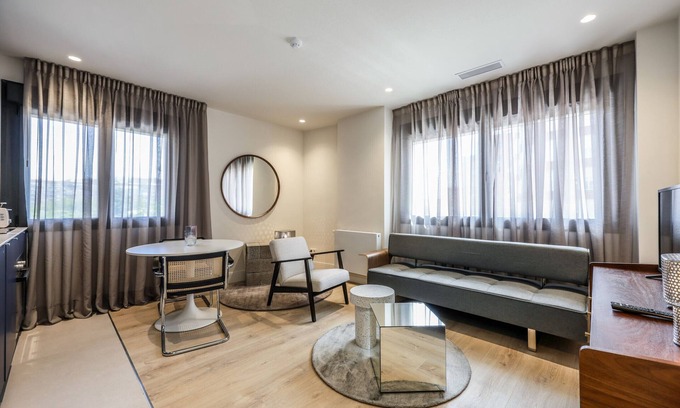 Puerta del Angel Appartement | Modern apartment near the Royal Palace 08