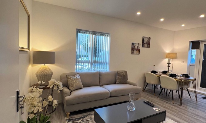 George Green Appartement | Modern apartment Near Windsor, Heathrow airport, on motorway (M4) and slough.