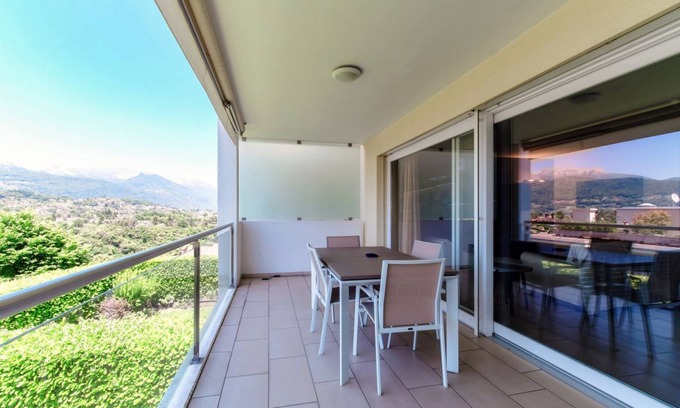 Paradiso Appartement | Modern apartment with terrace near Lugano (Sandi Luxury Apartment)
