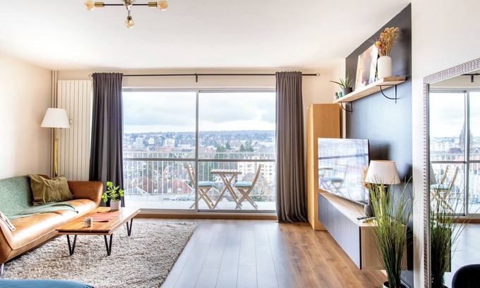 Mulhouse Appartement | Modern Apartment with Panoramic View in Mulhouse – 10th Floor