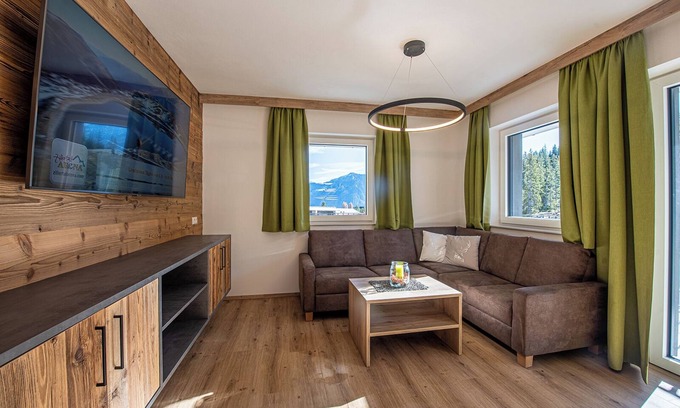 Hochkrimml Appartement | Modern apartment with mountain view, sauna, and proximity to the lift in the Zil