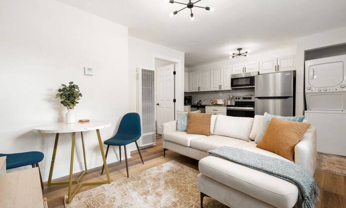 Downtown Columbus Appartement | Modern Apt | Parking | Near German Village + Dtwn