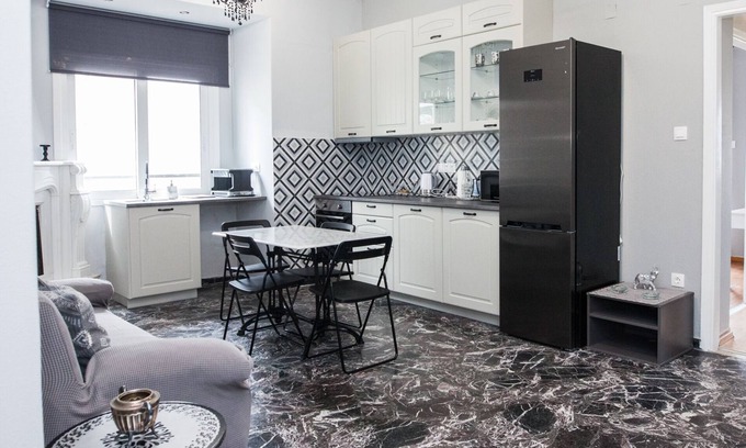 Galatsi Appartement | Modern apt with Increbilbe Athens Views