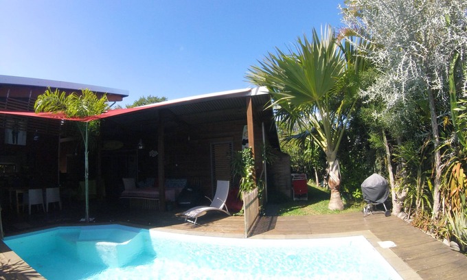 Bois d'Olives Villa | Villa d'architecte classée 4* ouverte sur la piscine et le jardin luxuriant