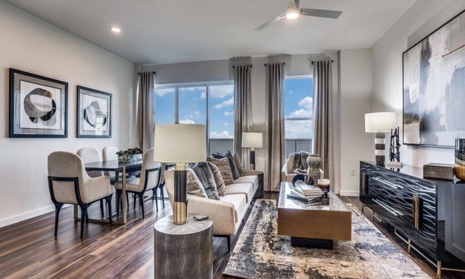 Dallas Appartement | Modern Beautiful Crisp Clean Two Bedrm Apt Near Botanical Gardens