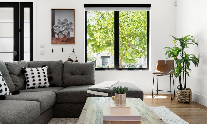 Peoria Maison | Modern, Bright Spacious Home ~