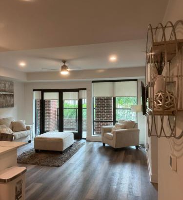 South Tuxedo Park Appartement | Modern Buckhead Escape Huge 1BR AND Den & Pool Views