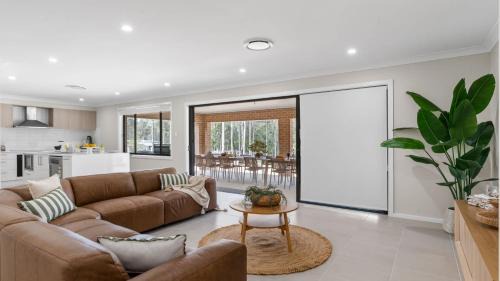 Tomerong Maison | Modern Bush Retreat- Brand New 5BR Tranquil Escape