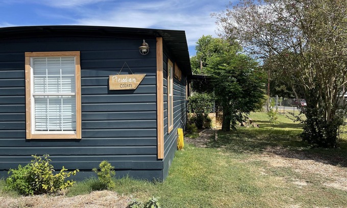 Manchaca Cabine | Modern Cabin Oasis 8 mins from Circuit of The Americas - COTA