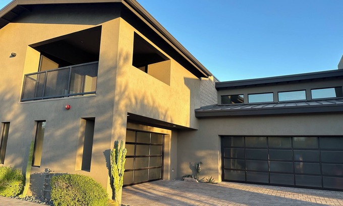 Cave Creek Maison | Modern Cave Creek Home 2 Min Walk to Town Center with Garage!