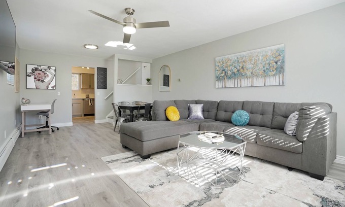 Wheat Ridge Maison | Modern Charmer|Sleeps 10|Close to Denver|Mountains