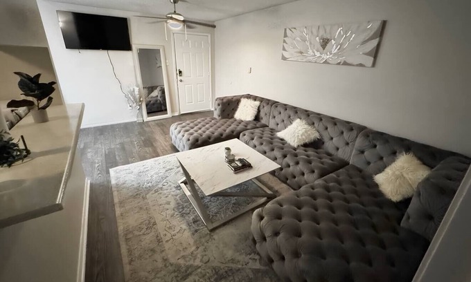 Medical Center District Appartement | Modern Comfort: 1 BR/ Medical Center/Resort Style