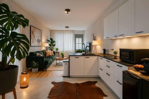 Antwerp Appartement | Modern Comfort - Bus & Tram at Door