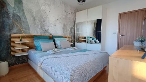 Sofia Appartement | Modern Comfort near Airport, The Mall, TechPark by KeyBox