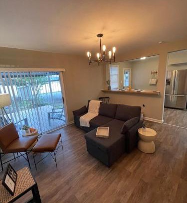 Wilkes-Barre Appartement | Modern Comfort Near Colleges Perfect Mid Term Stay
