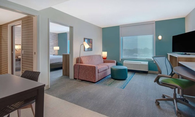 Garden Grove Hôtel | Modern Comforts! Pool, Parking, Breakfast. Minutes to Discovery Science Center!
