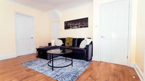 Hatfield Appartement | Modern, comfy 2 bedroom House in Hatfield, town centre, free parking, large garden