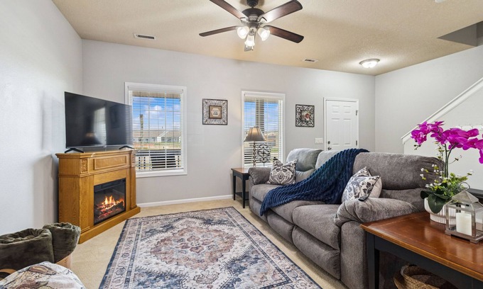 Waukee Maison | Furnished 3BR Condo Near Des Moines, Pet Friendly, Attached Garage, Pool Access