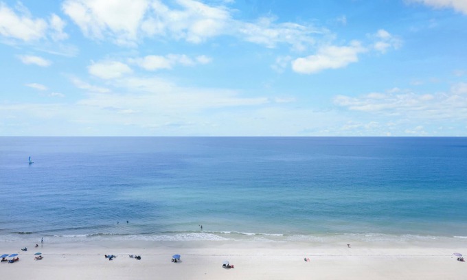 Marco Island Copropriété | Modern condo w/ panoramic views of the crescent beach