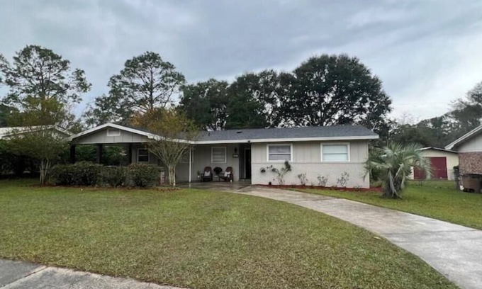 Lake City Maison | Modern & Convenient 3/2 Home