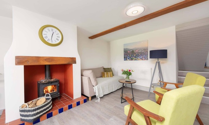 Shepton Mallet Maison | Modern Cottage, Countryside Views, Private Parking