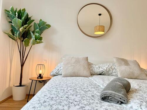 Donaustadt Appartement | Modern Danube Apartment with Balcony & Free Parking