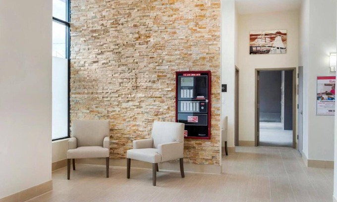 Queens Maison | Modern-Day Retreat Located off Interstate-678 | 3 Family Ready Rooms