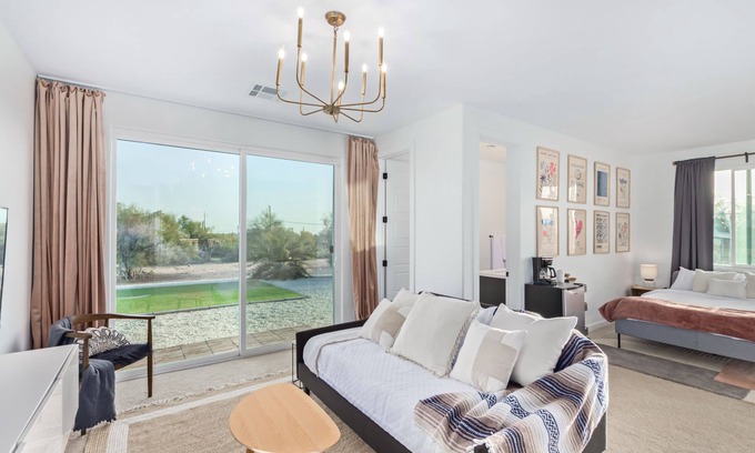 Pinnacle Peak Maison | Modern Desert Oasis + Scottsdale / Carefree / Cave Creek (No Smoking)