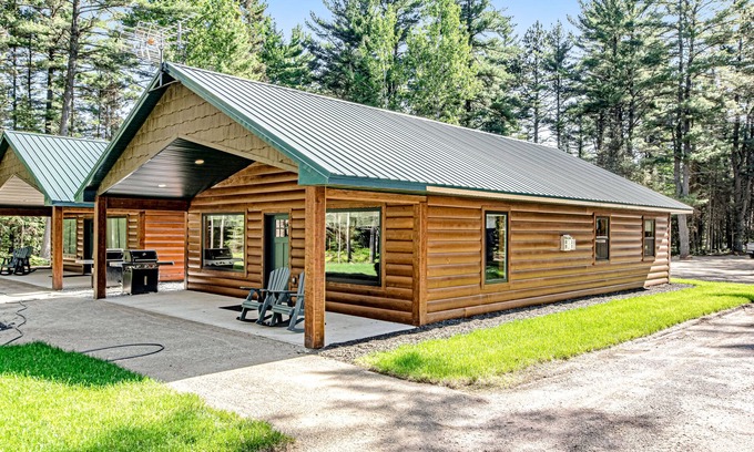 Conover Maison | Modern dog-friendly cabins with hot tub, fireplace, patio, grill, central AC, & W/D