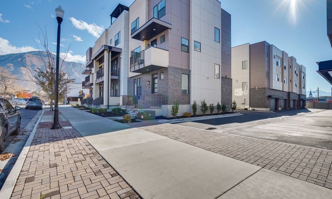 Central Business District Maison | Modern Downtown Provo Townhome w/ Balcony!