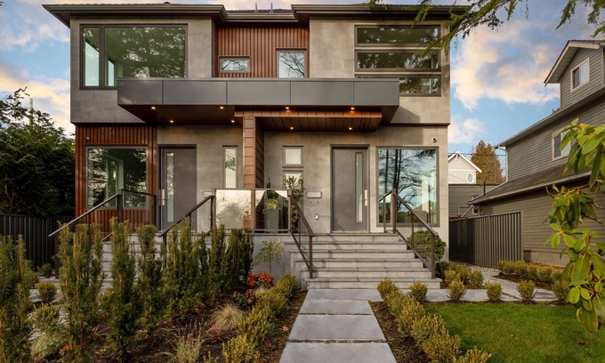 Dunbar Maison | "Modern Elegance in a Prime Location: 4BR, 2.5 Bath Half Duplex"