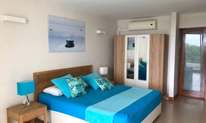 Mont Choisy Appartement | Appartement moderne et élégant avec 2 chambres, 2 salles de bains et accès à la piscine