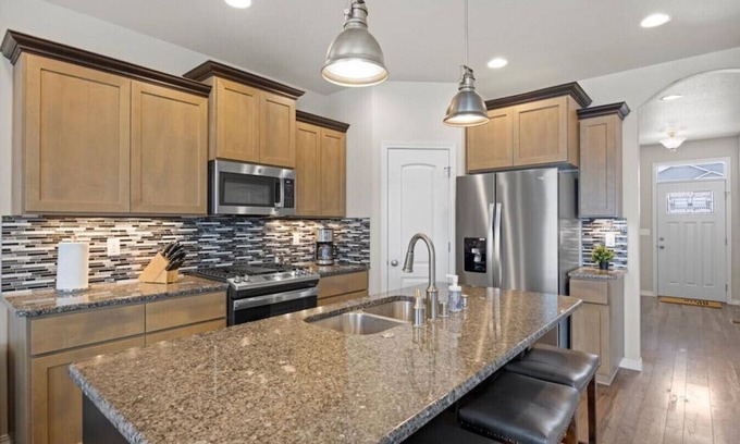Tri-Cities Maison | Modern Family Friendly House