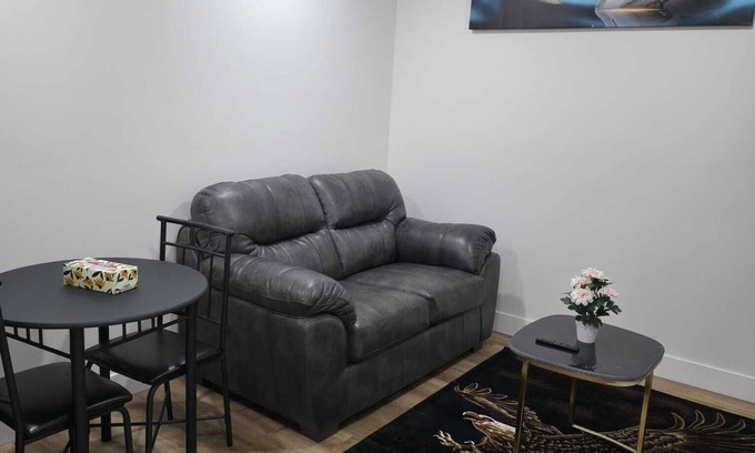 Regina Maison | Modern Family Suite with Free Parking, Near Malls, Parks & Transit
