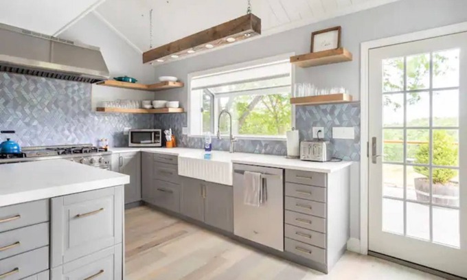Freehold Maison | Modern Farmhouse with Pool in the Catskills
