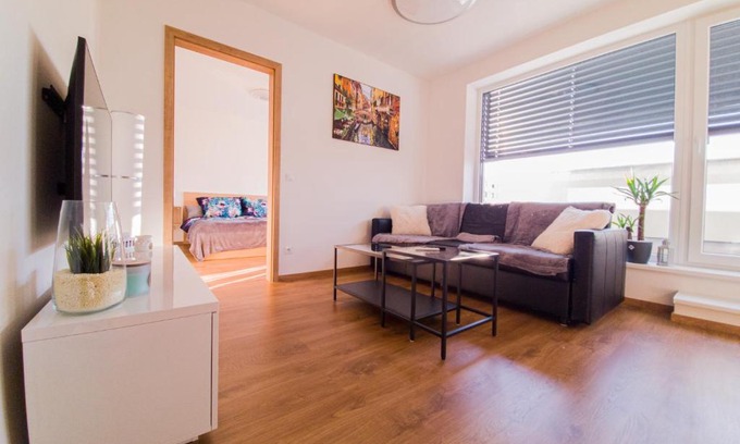 Hradec Kralove Appartement | Modern flat with large terrace