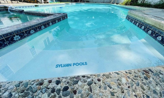Wynnewood Maison | Modern Getaway POOL & GAME ROOM